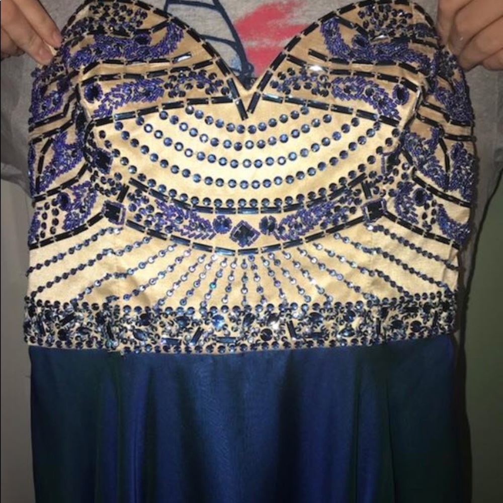 prom/pageant dress